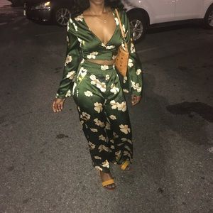 Small green flower pants set